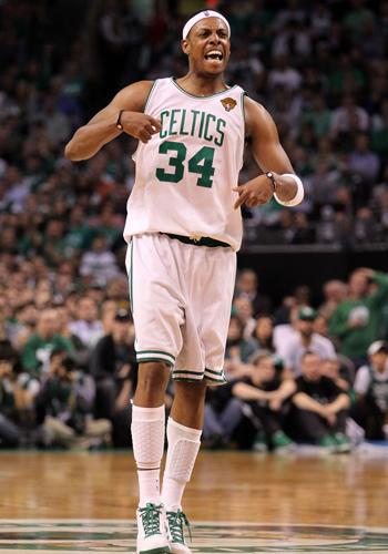 马塞洛儿子恩佐代表皇马在青年欧冠首秀，马塞洛在场边见证（恩佐完成皇马青年欧冠首秀，父亲马塞洛场边观战）