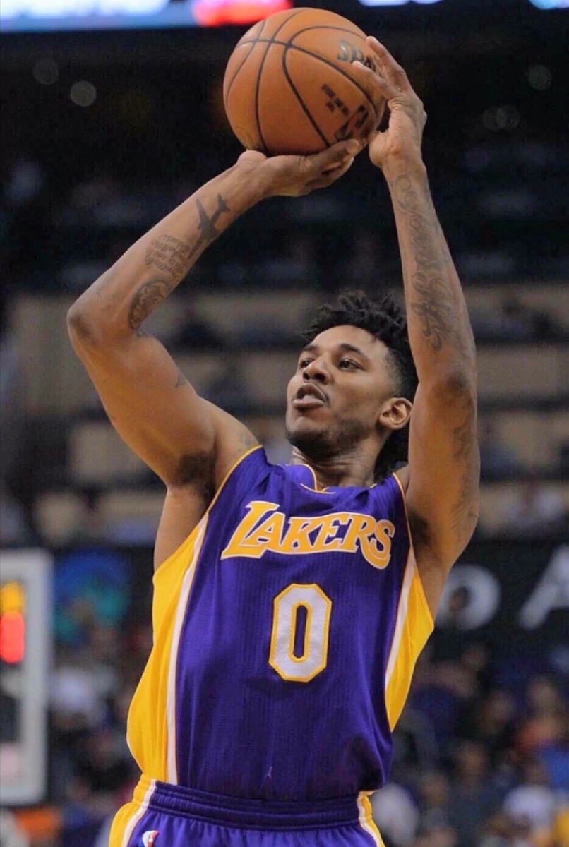 奥斯卡社媒祝贺老东家海港：我们是冠军！来之不易的冠军（奥斯卡社媒恭贺老东家海港：我们夺冠了，这一冠来之不易）