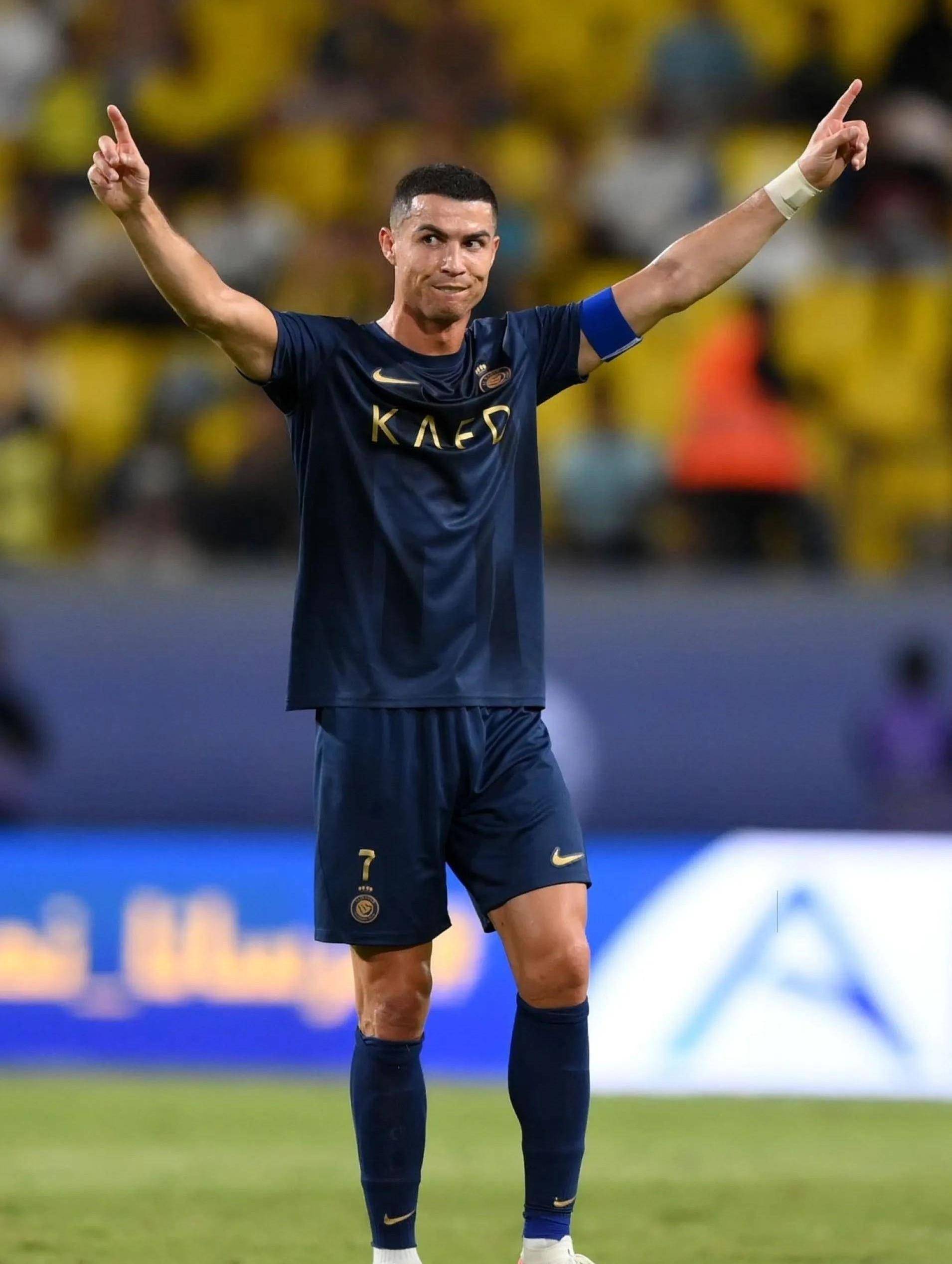 王洪亮：美国巴西身体强太多；若早跟她们踢热身赛或许会好些（王洪亮：美巴身体优势明显，若提前热身或许会更好）