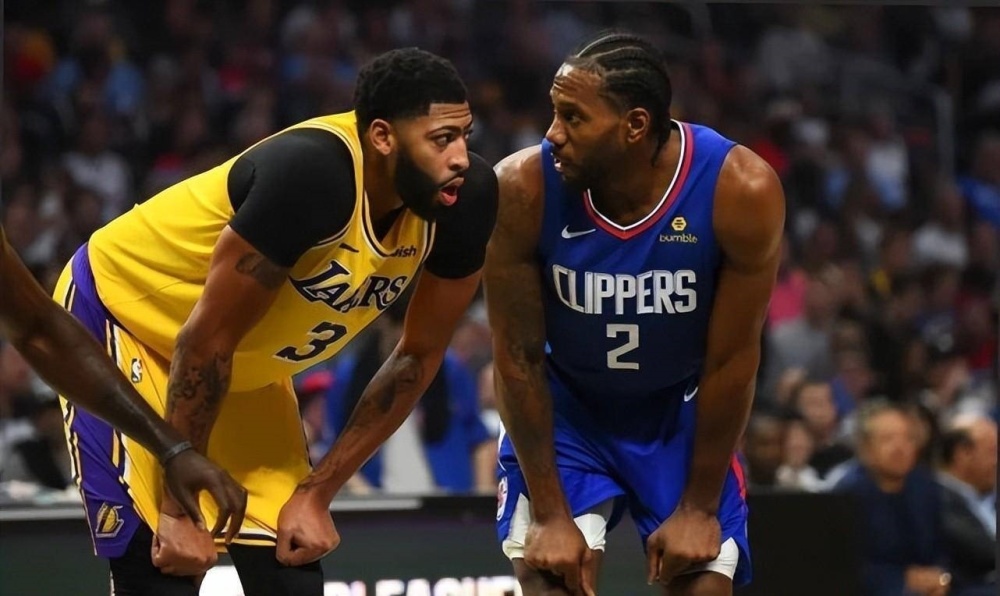 澳超半场：布鲁克闪击破门，奥克兰FC暂1-0惠灵顿凤凰（澳超半场战报：布鲁克早早破门，奥克兰FC暂1-0领先惠灵顿凤凰）