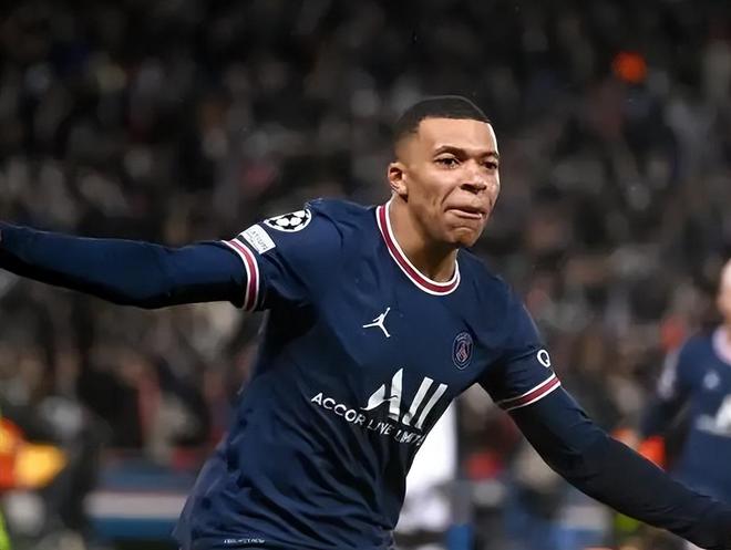 战广岛三箭前路易斯晒照：最后一舞；球员与申花合同月底到期（战广岛三箭前，路易斯晒照称“最后一舞”，与申花合同月底到期）