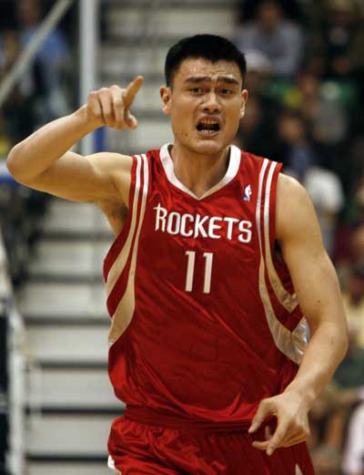 刘维伟：新疆新增外援实力有提升，我们攻防两端都打出了特点（刘维伟：新疆新外援提升整体实力，球队在攻防两端展现亮点）