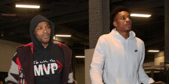 33岁的老将竟然出战CBA潜力赛，备受期待的赛事却变成了三分训练（33岁老将亮相CBA潜力赛，话题之战意外变成三分投篮表演）