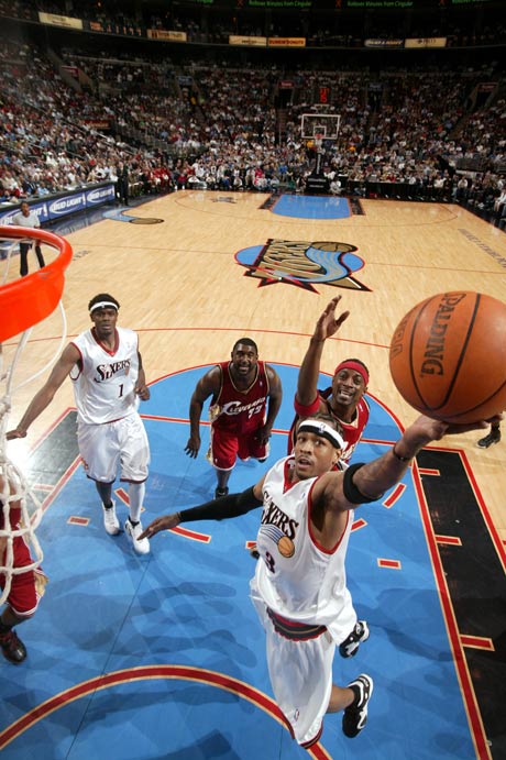 半场得分20+且命中5+三分场次：克莱超越哈登升历史第三（克莱半场20+分且命中5+三分的场次已超越哈登，位列历史第三）