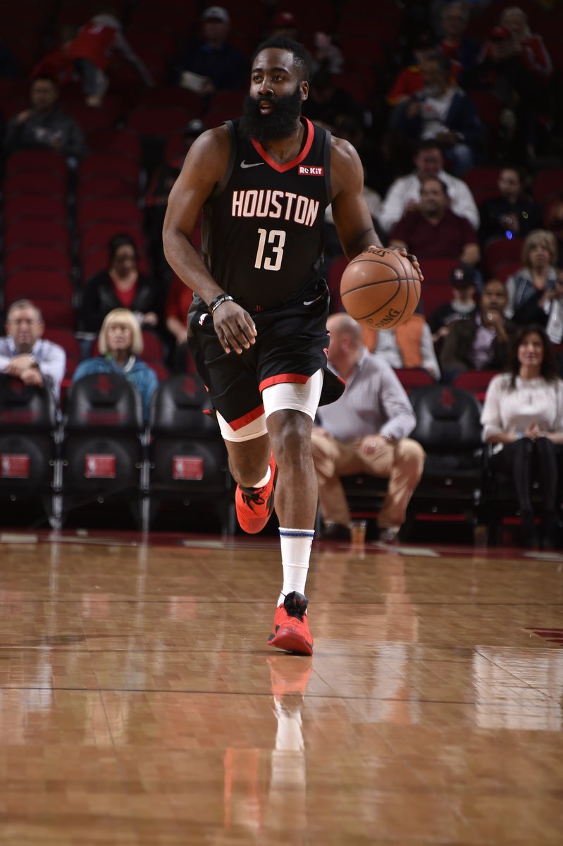 官方：皇家社会签下狼队前锋格德斯；据悉转会费为400万欧（皇家社会官宣引进狼队前锋格德斯，转会费约400万欧）