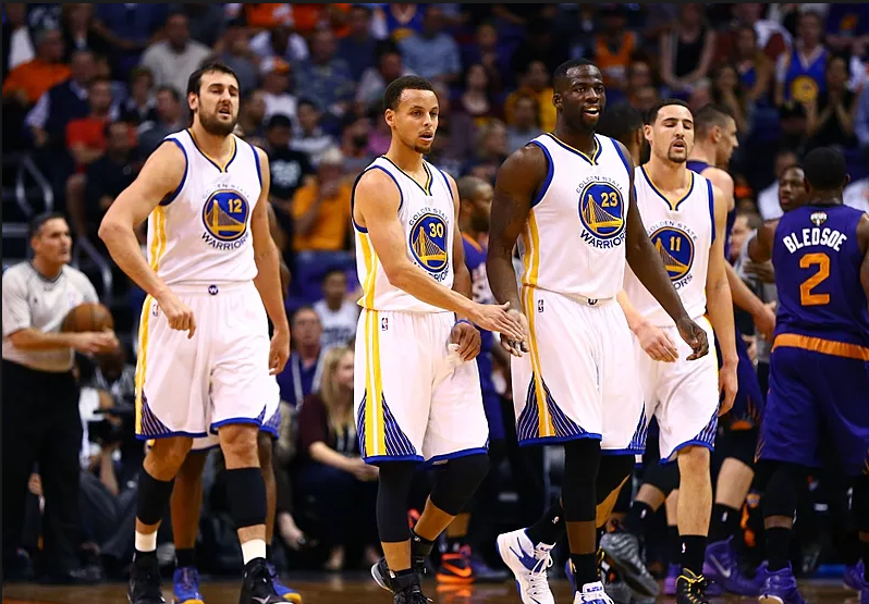 小贾伦半场神勇，高效输出助球队逆袭（小贾伦半场发威，高效火力助球队完成逆转）