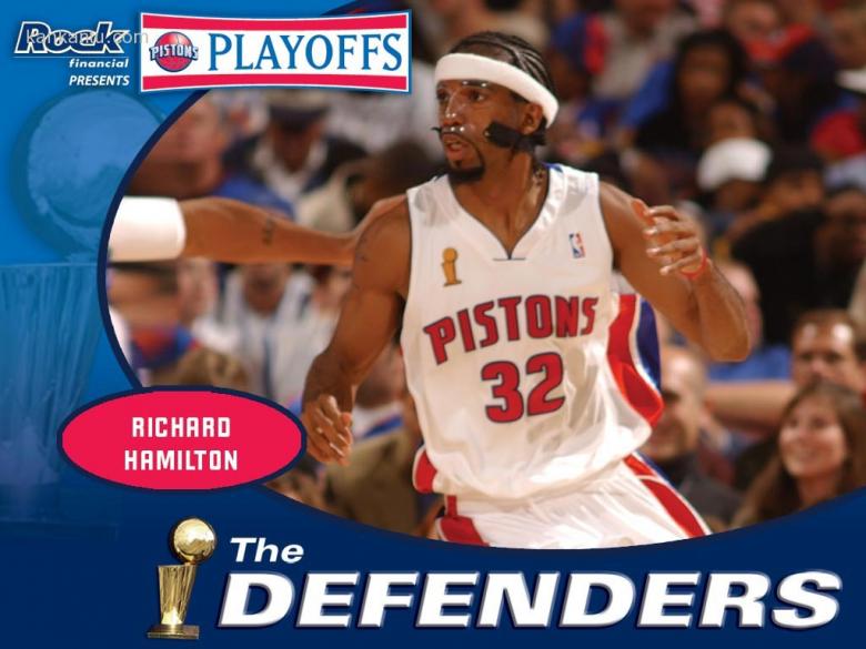 西甲半场：伦布雷拉斯闪击，亚马尔破门，巴萨2-1阿拉维斯（西甲半场战报：伦布雷拉斯闪电破门，亚马尔建功，巴萨暂2-1领先阿拉维斯）