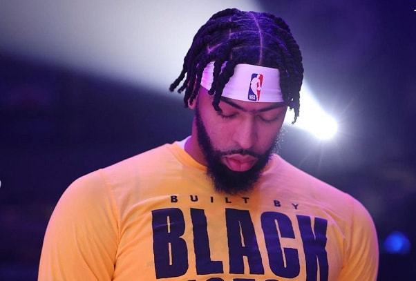 足球意甲射手榜竞争激烈，三人同进12球并列领跑（意甲射手榜白热化：三人各入12球并列榜首）