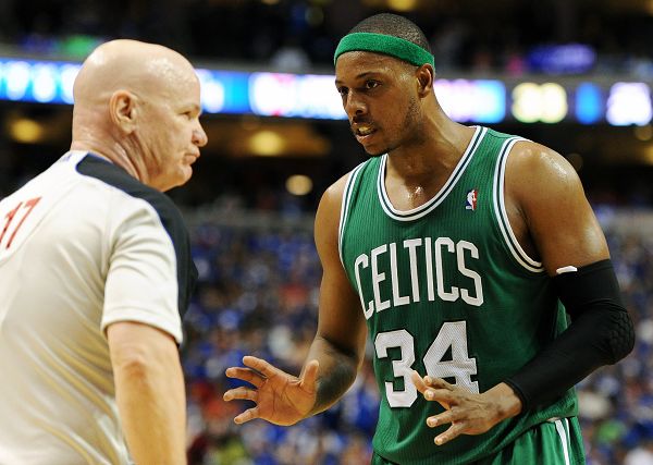 张镇麟：新赛季加盟上海从点滴做起，希望和弗格为球队做贡献（张镇麟加盟上海新季：携手弗格从点滴起步为球队贡献力量）