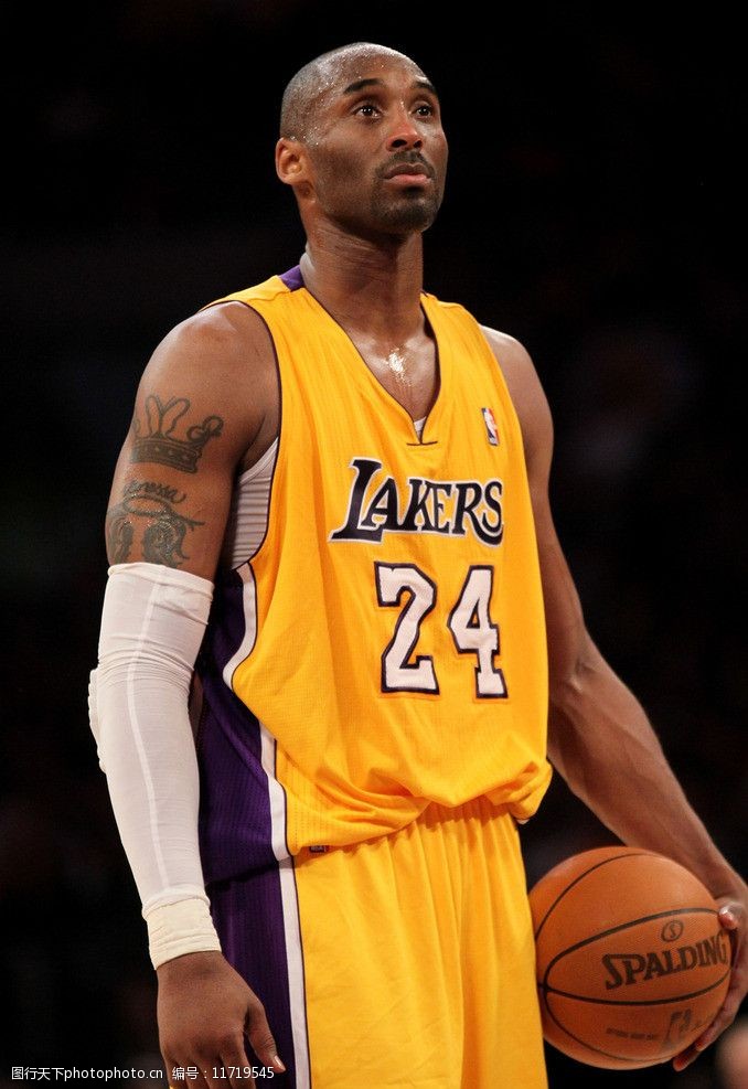 王哲林展现团队精神，为队友创造（王哲林彰显团队精神，激活队友）