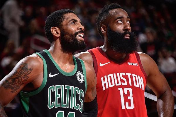 英媒：利雅得新月有意萨拉赫，利物浦对他的未来持开放态度（英媒：利雅得新月想签萨拉赫，利物浦对其去留持开放态度）