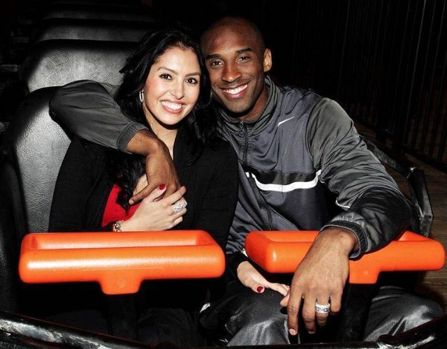 波兰11月世预赛大名单：莱万领衔，泽林斯基、皮扬特克在列（波兰公布11月世预赛名单：莱万领衔，泽林斯基、皮扬特克入选）