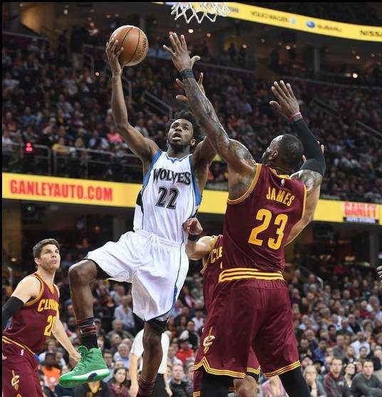 葡萄牙11月大名单：C罗领衔，菲利克斯、莱奥、B费在列（葡萄牙11月阵容公布：C罗挂帅，菲利克斯、莱奥与B费入选）