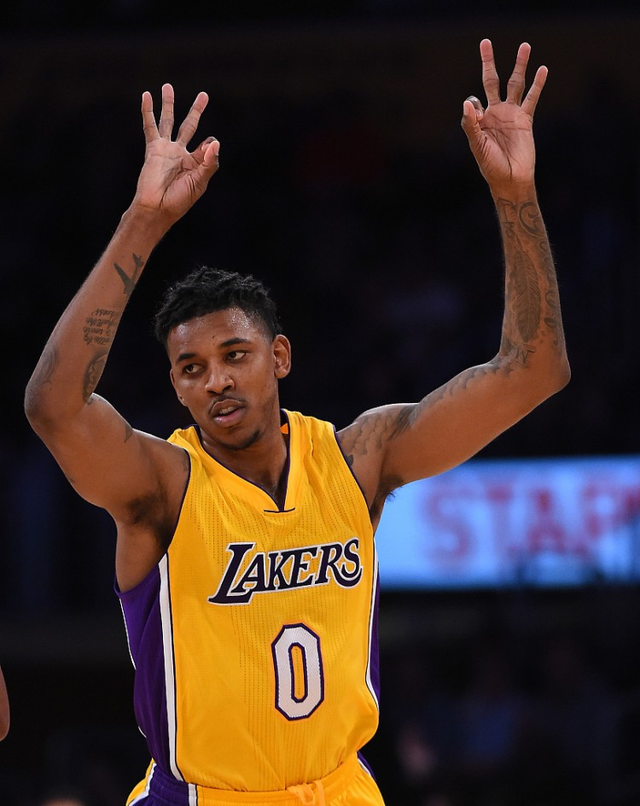 为什么孔帕尼和拜仁是天作之合？ 家族史铸就了他的坚韧不拔（孔帕尼与拜仁的完美契合：家族传承淬炼他的韧性）