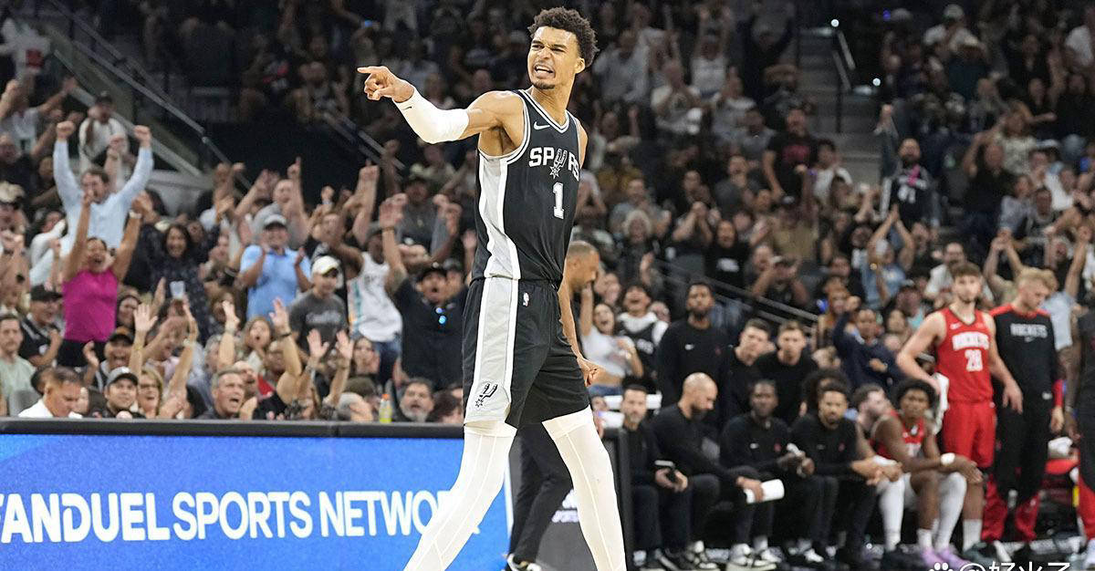 冲击力十足！郭昊文强攻再度打进加罚 半节时间砍下10分（气势炸裂！郭昊文强突再成2+1，半节轰下10分）