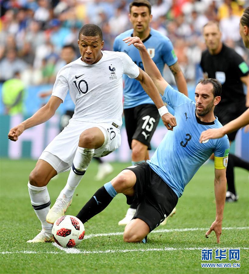 第二届“西部青训杯”在毕节完赛，喀什男足、梅州女足夺冠（第二届西部青训杯毕节收官，喀什男足与梅州女足捧杯）