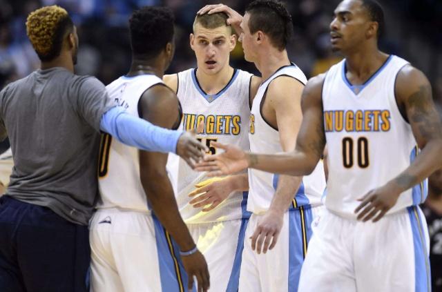 前热火助教爆料莱利曾威胁某超级球星：宁可以交易你也不解雇他（前热火助教称莱利曾放话给某超级球星：宁可把你交易走也不解雇他）