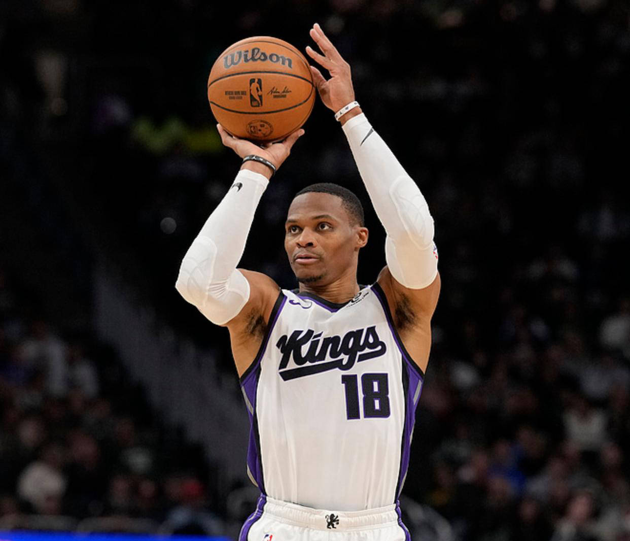 绝对压制！曼城主场8杀樱桃军 数据示纪录延续（主场无解！曼城对樱桃军豪取八连胜，纪录延续）