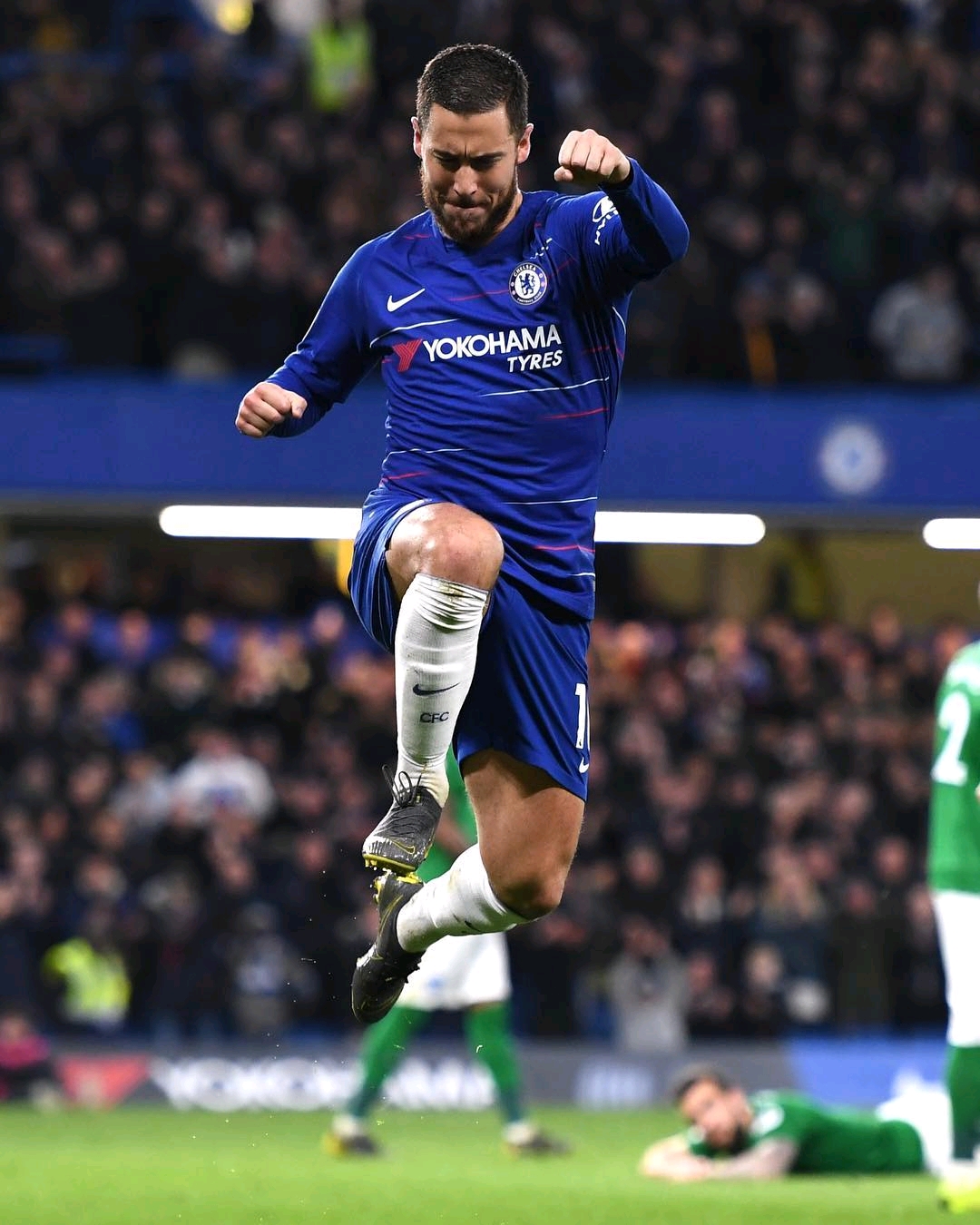 皇马vs曼城首发：姆巴佩替补！哈兰德、维尼修斯、福登均在列（皇马vs曼城首发出炉：姆巴佩坐板凳，哈兰德、维尼修斯、福登首发）