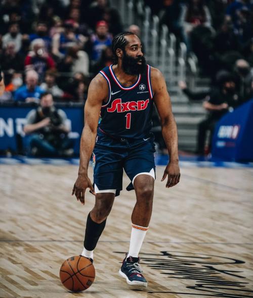 TA：利马传球出色&充满侵略性，他的回归可以丰富曼联打法（TA：出球精准、侵略性十足，利马回归将让曼联打法更立体）