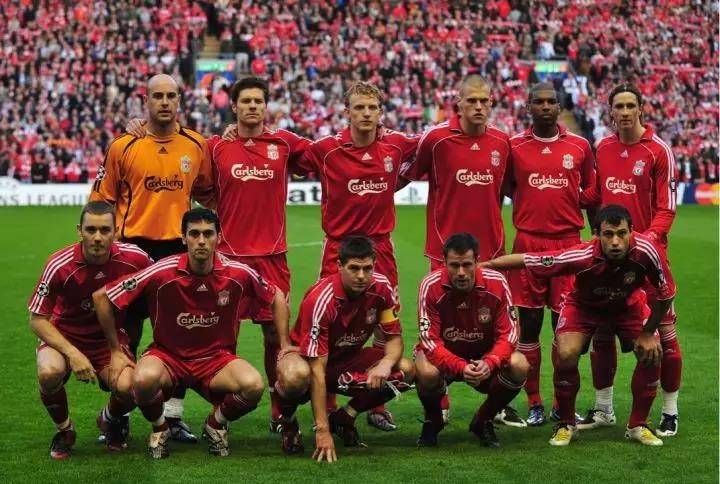 幸无大碍！哈登三分被戈贝尔垫脚犯规 裁判回看后给后者一级恶犯（所幸无碍！哈登三分出手遭戈贝尔垫脚，回看后判罚一级恶意犯规）