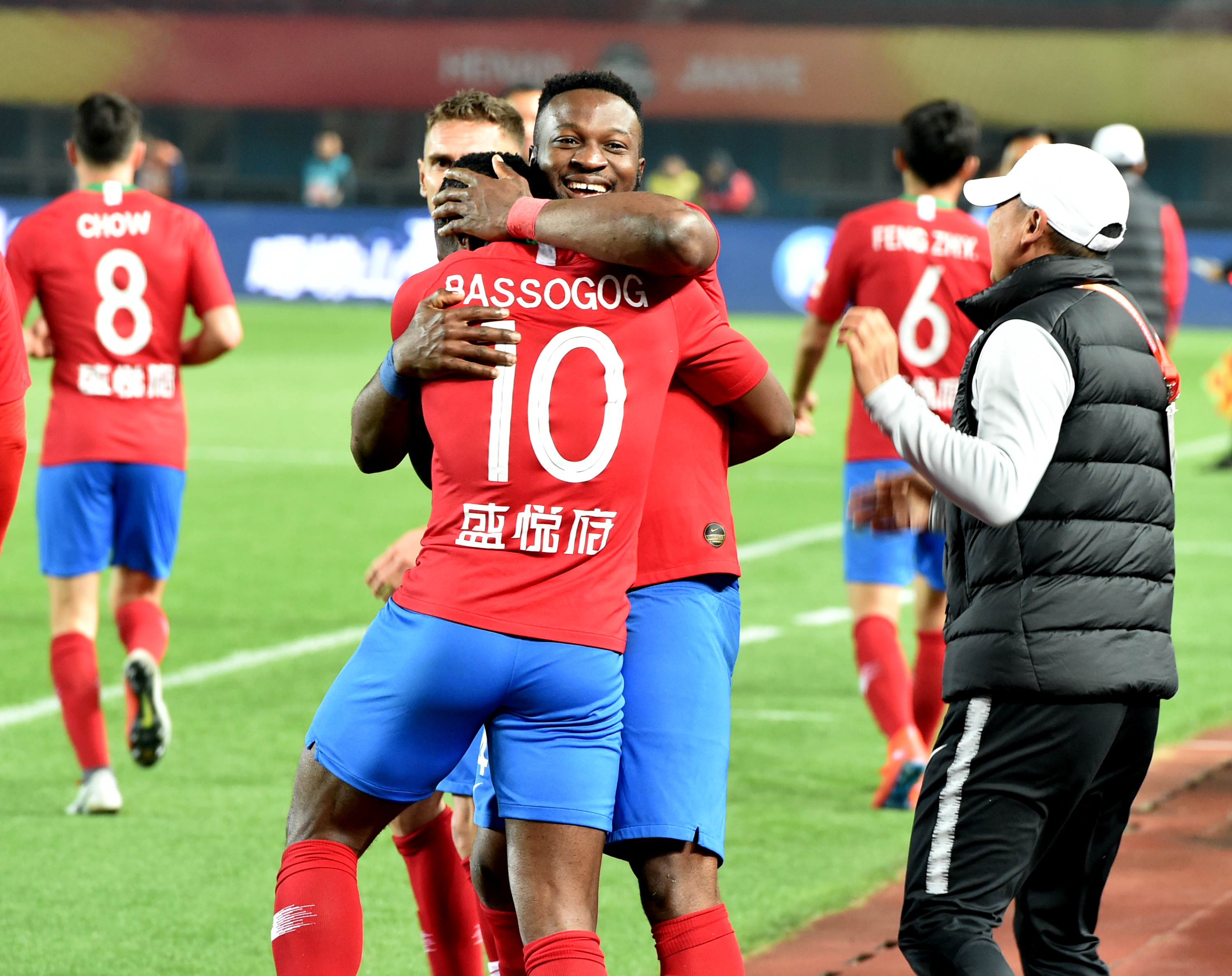 一节花！雷霆首节三分17中11，领先爵士25分（首节三分雨！雷霆17投11中，一节领先爵士25分）